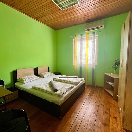 Elegance On A Budget - Rooms For Rent In Sofia Center Екстер'єр фото